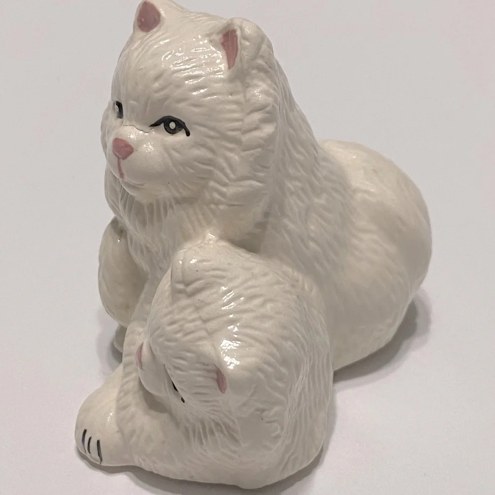 Vintage Ceramic Pair of White Persian Cats